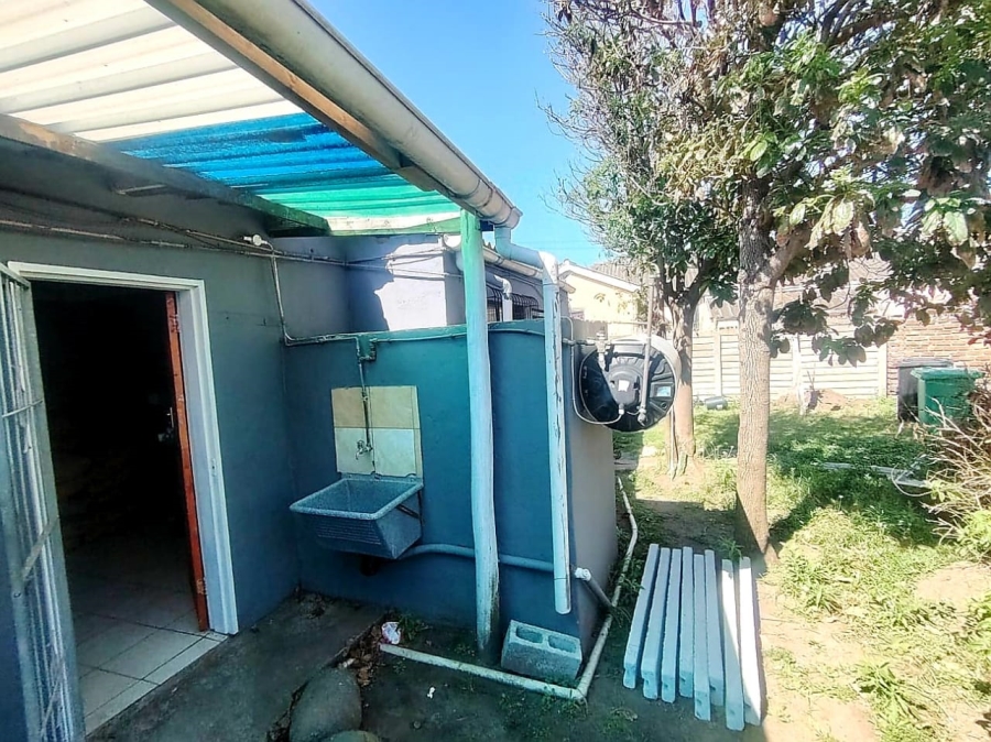 10 Bedroom Property for Sale in Quigney Eastern Cape